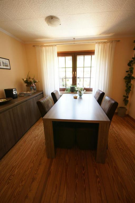 Landgasthof Em Lade Dahlem  Bagian luar foto