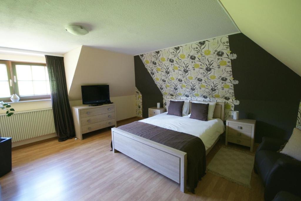 Landgasthof Em Lade Dahlem  Bagian luar foto